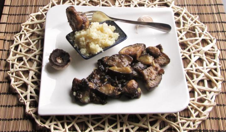 Jak připravit pikantní čínskou pánev z lilků a žampionů | recept Jak připravit pikantní čínskou pánev z lilků a žampionů | recept