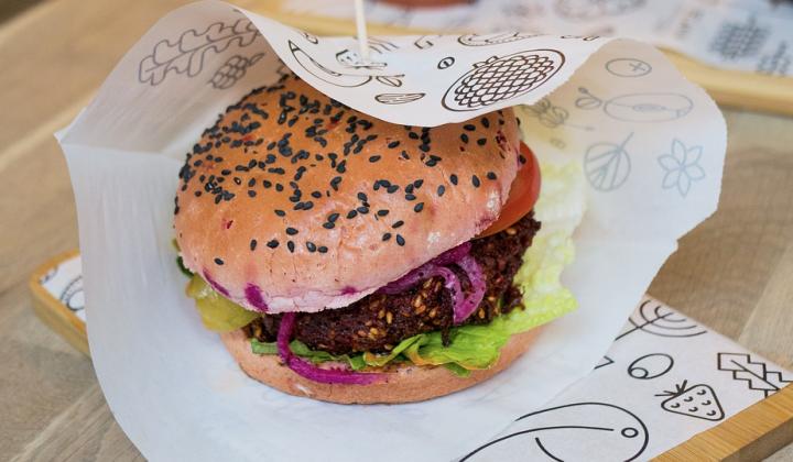 Jak připravit tofu burger a upéct bezlepkové bulky | recepty Jak připravit tofu burger a upéct bezlepkové bulky | recepty