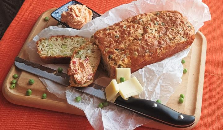 Jak upéct svačinový chlebíček se sýrem a šunkou | recept Jak upéct svačinový chlebíček se sýrem a šunkou | recept