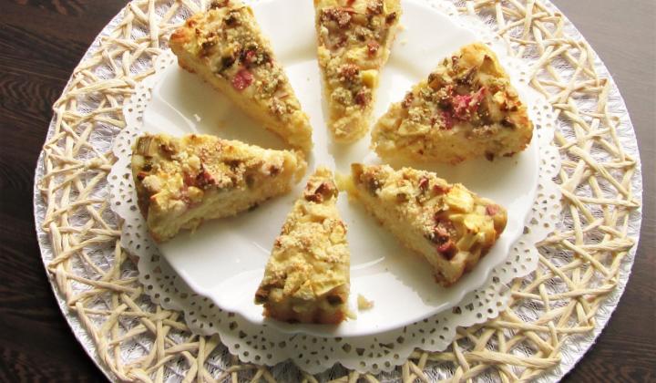 Jak upéct vláčný marcipánový koláč s rebarborou a jablkem | recept Jak upéct vláčný marcipánový koláč s rebarborou a jablkem | recept