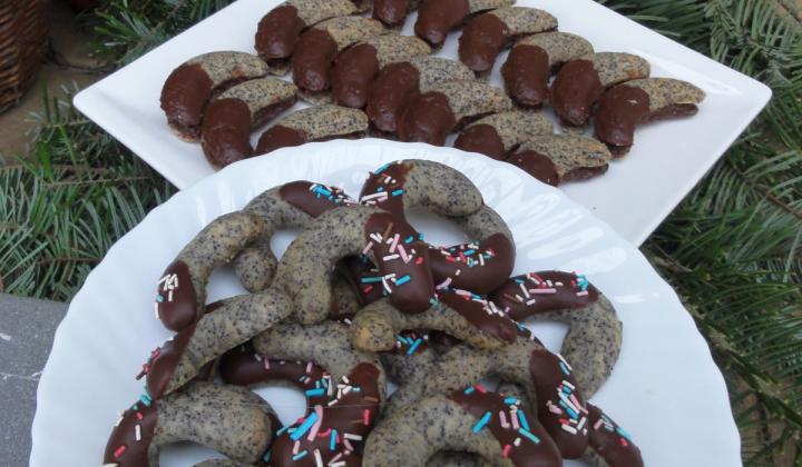 Jak upéct křehké makové rohlíčky | recept na vánoční cukroví