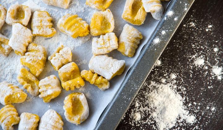Jak udělat noky se sýrovou omáčkou a ořechy | recept Jak udělat noky se sýrovou omáčkou a ořechy | recept