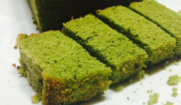 Jak upéct pistáciový moučník s citronovou polevou | recept i pro vegany. Jak upéct pistáciový moučník s citronovou polevou | recept i pro vegany.