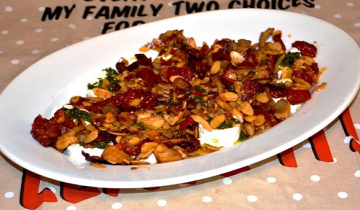 Jak připravit kozí sýr se sušenými rajčaty | recept Jak připravit kozí sýr se sušenými rajčaty | recept