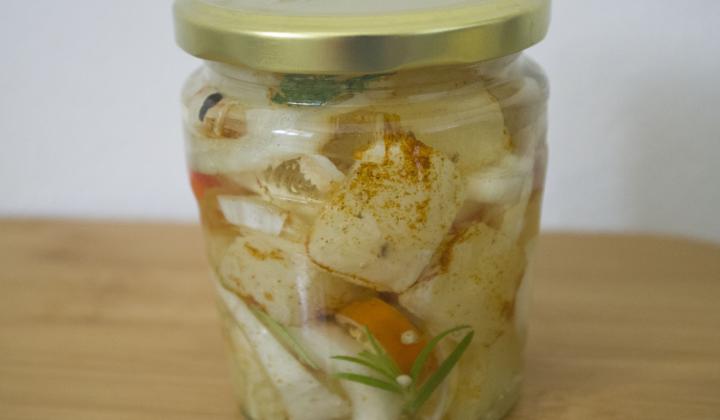 Jak připravit nakládané bylinkové tvarůžky | recept Jak připravit nakládané bylinkové tvarůžky | recept