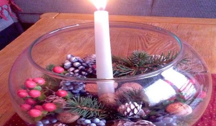 Jak vytvořit vánoční svícen ve sklenici nebo skleněné kouli | návod Jak vytvořit vánoční svícen ve sklenici nebo skleněné kouli | návod