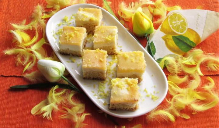 Jak upéct citronové řezy s tvarohem a svěžím krémem | recept Jak upéct citronové řezy s tvarohem a svěžím krémem | recept