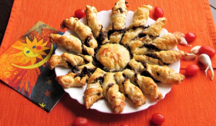 Jak upéct listový koláč plněný sušenými rajčaty | recept Jak upéct listový koláč plněný sušenými rajčaty | recept