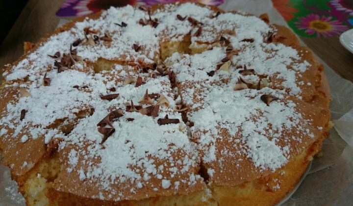 Jak upéct moučník z jogurtového těsta bez vážení | recept Jak upéct moučník z jogurtového těsta bez vážení | recept