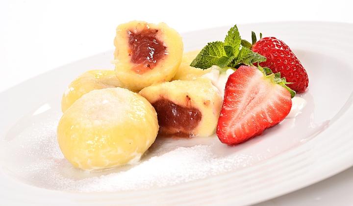 Jak udělat kynuté jahodové knedlíky | recept Jak udělat kynuté jahodové knedlíky | recept