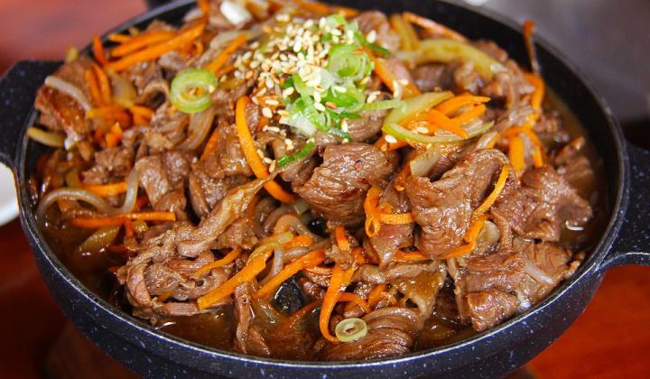 Jak uvařit vepřové nudličky na rajčatech | recept Jak uvařit vepřové nudličky na rajčatech | recept
