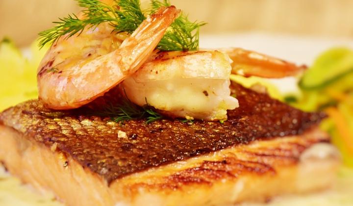 Jak udělat smaženého lososa s modrým sýrem | recept Jak udělat smaženého lososa s modrým sýrem | recept