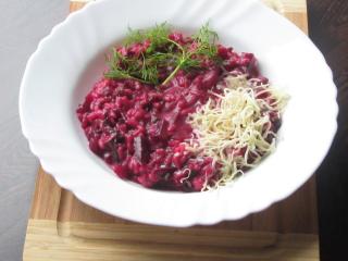 Jak uvařit rizoto s červenou řepou a koprem | recept na rizoto z červené řepy z rýže Arborio Jak uvařit rizoto s červenou řepou a koprem | recept na rizoto z červené řepy z rýže Arborio