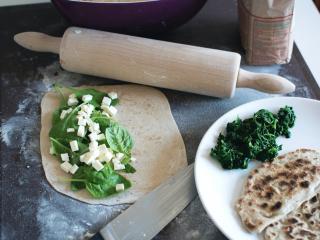 Jak připravit turecké gözleme | recept na turecké plněné chlebové placky gözleme Jak připravit turecké gözleme | recept na turecké plněné chlebové placky gözleme
