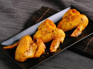 Jak upéct kuřecí křídla na česneku | recept Jak upéct kuřecí křídla na česneku | recept
