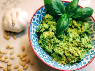 Jak na jáhlové rizoto s pestem a cuketou | recept Jak na jáhlové rizoto s pestem a cuketou | recept