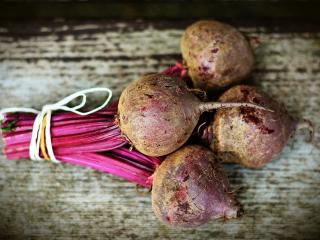 Jak využít červenou řepu k očistě organismu | recept na detoxikační nápoj a salát Jak využít červenou řepu k očistě organismu | recept na detoxikační nápoj a salát