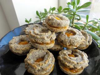 Jak upéct makovo-marcipánové věnečky s marmeládou | recept Jak upéct makovo-marcipánové věnečky s marmeládou | recept