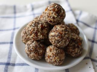 Jak přichystat ovesné kuličky s banánem | recept Jak přichystat ovesné kuličky s banánem | recept