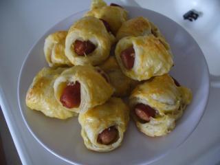 Jak udělat párky v županu se sýrovou krustou | recept Jak udělat párky v županu se sýrovou krustou | recept