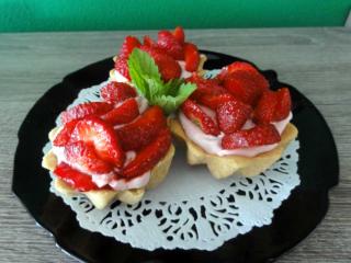 Jak upéct košíčky s jahodovou šlehačkou | recept Jak upéct košíčky s jahodovou šlehačkou | recept
