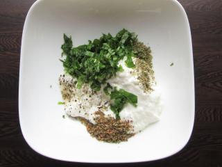 Jak si doma připravit čerstvý smetanový sýr s bylinkami | recept Jak si doma připravit čerstvý smetanový sýr s bylinkami | recept
