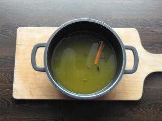 Jak připravit horkou Becherovku | recept na horký alkoholický nápoj místo svařáku Jak připravit horkou Becherovku | recept na horký alkoholický nápoj místo svařáku