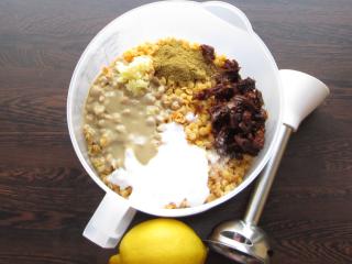 Jak připravit čočkový hummus se sušenými rajčaty | recept Jak připravit čočkový hummus se sušenými rajčaty | recept