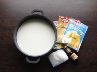 Jak upéct vláčné drobenkové řezy s pudinkem a ovocem | recept Jak upéct vláčné drobenkové řezy s pudinkem a ovocem | recept