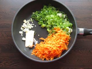 Jak na zdravé, v troubě pečené kuskusové placičky s houbami | recept Jak na zdravé, v troubě pečené kuskusové placičky s houbami | recept