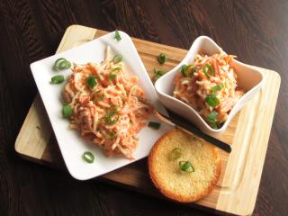 Jak na rychlý pikantní celerový salát s mrkví | podzimní recept Jak na rychlý pikantní celerový salát s mrkví | podzimní recept