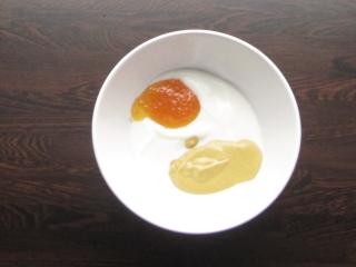 Jak připravit pečenou medovou petržel s hořčicovým dipem | recept Jak připravit pečenou medovou petržel s hořčicovým dipem | recept