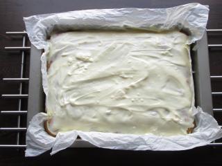 Jak na lahodný dýňáček se sušeným ovocem, ořechy a bílou čokoládovou polevou | recept Jak na lahodný dýňáček se sušeným ovocem, ořechy a bílou čokoládovou polevou | recept