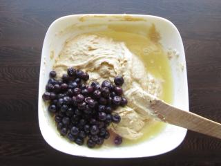 Jak upéct citronový chlebíček s borůvkami a cukrovou polevou | recept