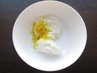 Jak upéct neodolatelný citronový koláč s krémem z bílé čokolády | recept Jak upéct neodolatelný citronový koláč s krémem z bílé čokolády | recept