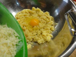 Jak připravit švýcarské sýrové koule | recept Jak připravit švýcarské sýrové koule | recept