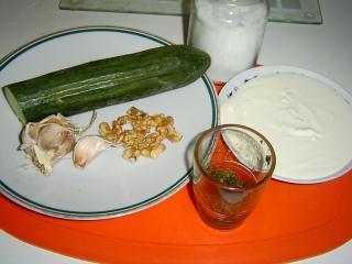 Jak udělat studenou okurkovou polévku | recept na netradiční polévku Jak udělat studenou okurkovou polévku | recept na netradiční polévku