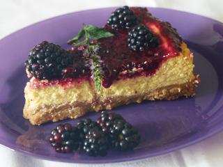 Jak připravit jednoduchý pečený cheesecake s ostružinami | nejlepší recept Jak připravit jednoduchý pečený cheesecake s ostružinami | nejlepší recept