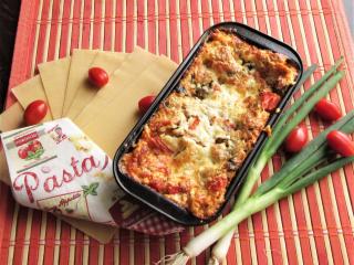 Bezmasé smetanové lasagne s pórkem a červenou čočkou Jak na bezmasé smetanové lasagne s pórkem a červenou čočkou