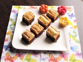 Jak upéct řezy na plech s karamelovým krémem a banány | recept