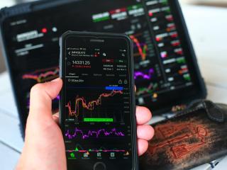 Akcie patří mezi nejoblíbenější investice. Sledujete burzovní indexy? akcie nejoblíbenější investice