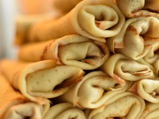 Jak udělat bylinkové palačinky se sýrovou náplní | recept Jak udělat bylinkové palačinky se sýrovou náplní | recept
