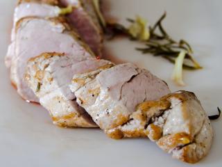 Jak udělat vepřovou panenku s ořechovou krustou | recept Jak udělat vepřovou panenku s ořechovou krustou | recept