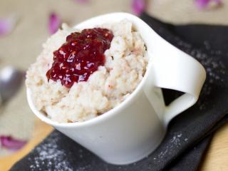 Jak udělat rýžový nákyp se švestkami | recept na sladké jídlo Jak udělat rýžový nákyp se švestkami | recept na sladké jídlo